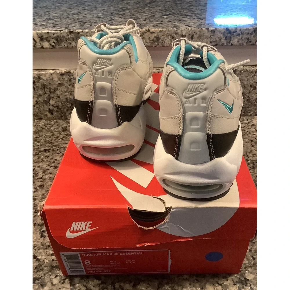 NIKE AIR MAX 95 ESSENTIAL LIGHT BONE-SPORT TURQUOISE-BLACK SZ 8  [749766-027]